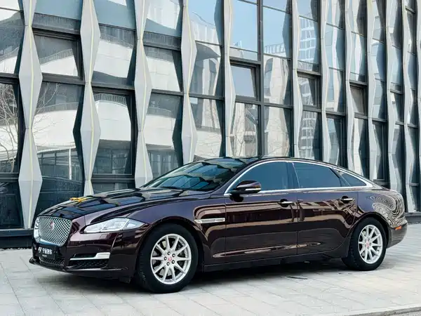 Jaguar XJ 2016