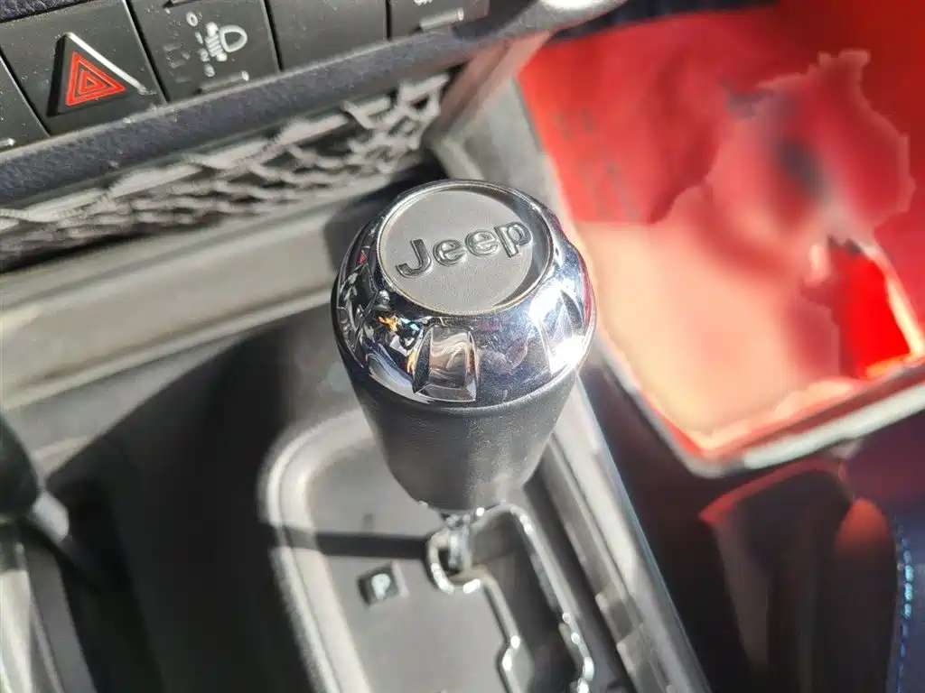 Jeep Wrangler 2015 — фото 6