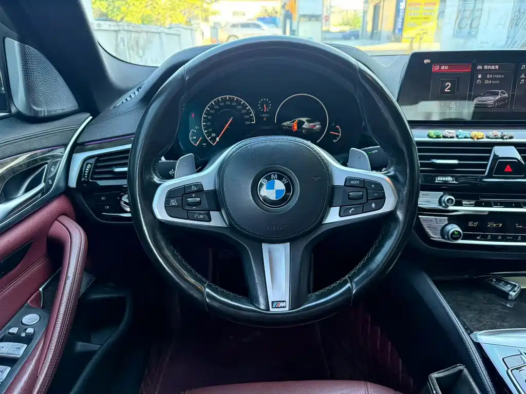 BMW 5 Series 2019 — фото 8