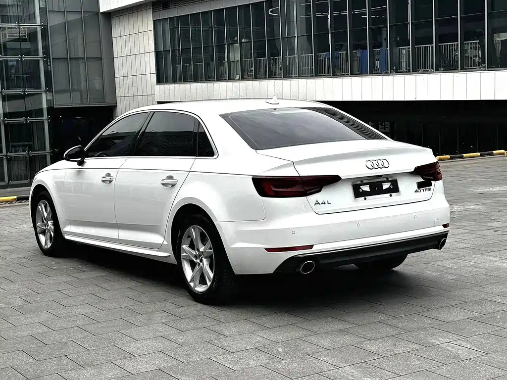 Audi A4L 2018