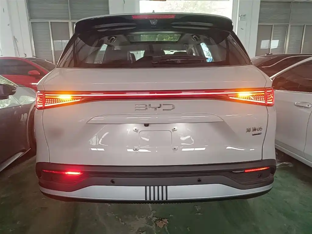 BYD Seal 05 DM-i 2025 — фото 6