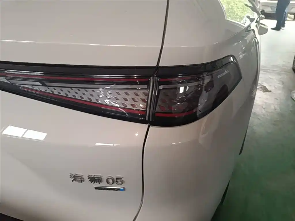 BYD Seal 05 DM-i 2025 — фото 8