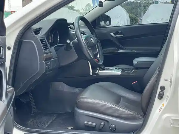 Toyota Reiz 2013