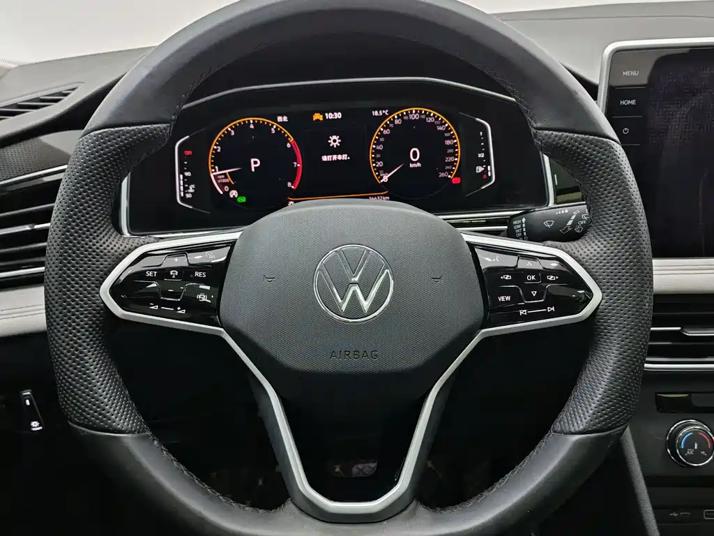 Volkswagen Tiguan L 2023 — фото 11