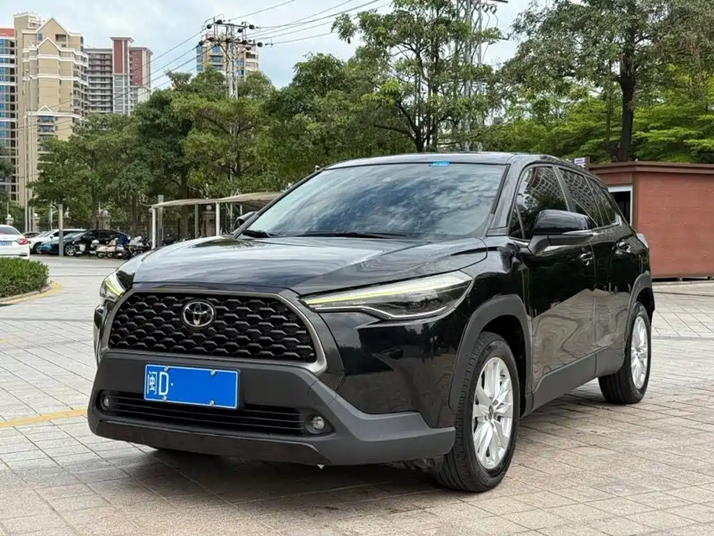 Toyota Corolla Cross 2022 — фото 3