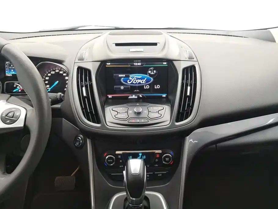 Ford Kuga 2015 — фото 13