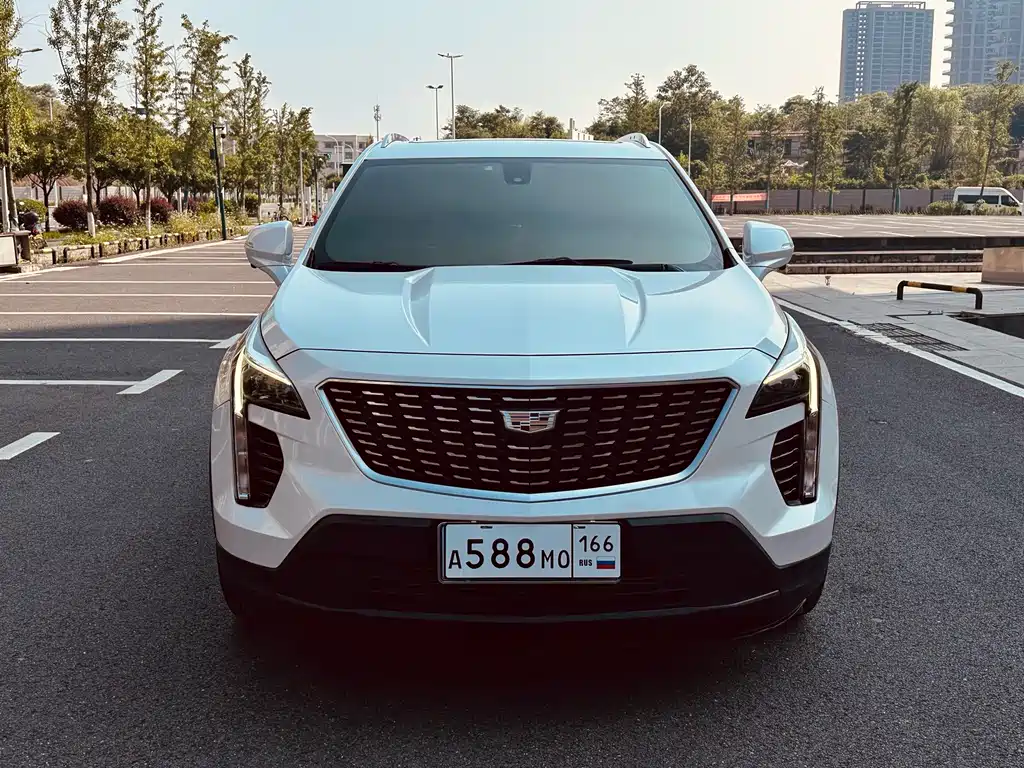 Cadillac XT4 2022 — фото 2
