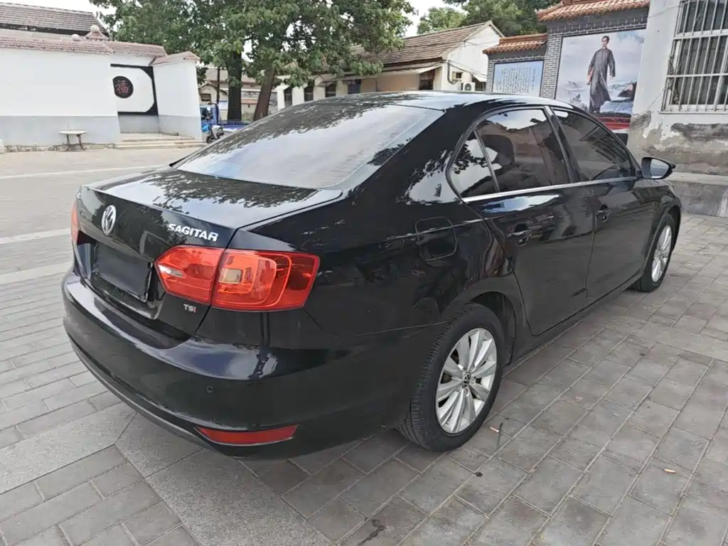 Volkswagen Sagitar 2014
