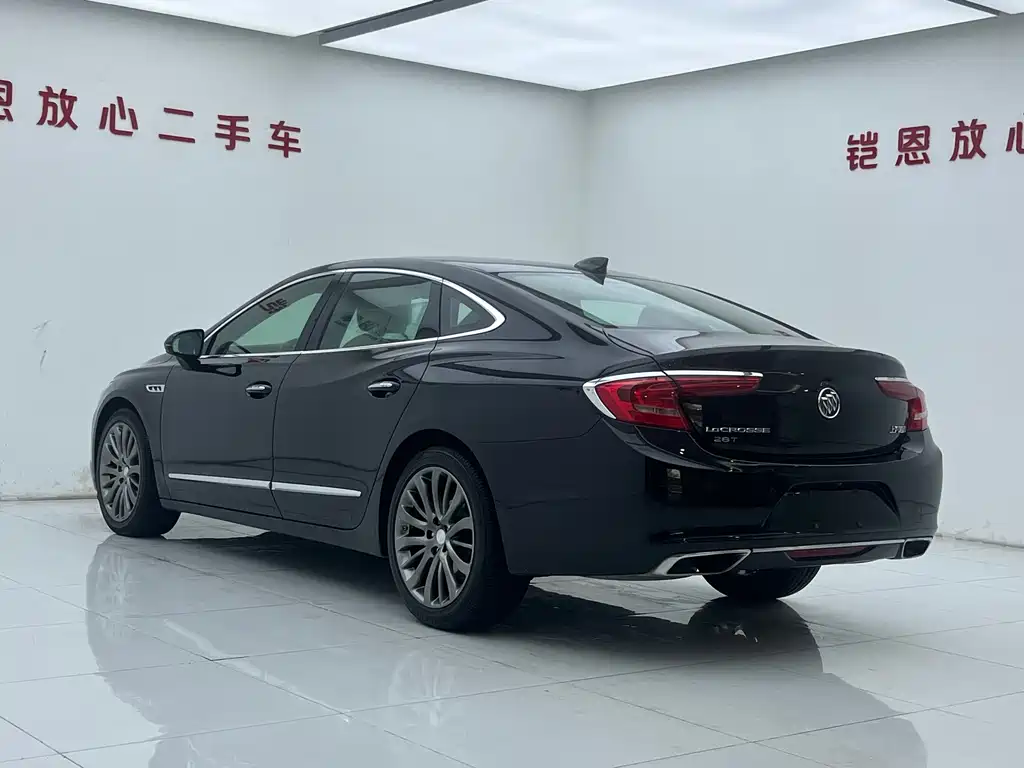 Buick LaCrosse 2018 — фото 15