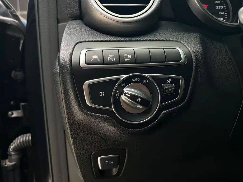 Mercedes-Benz GLC 2019 — фото 14