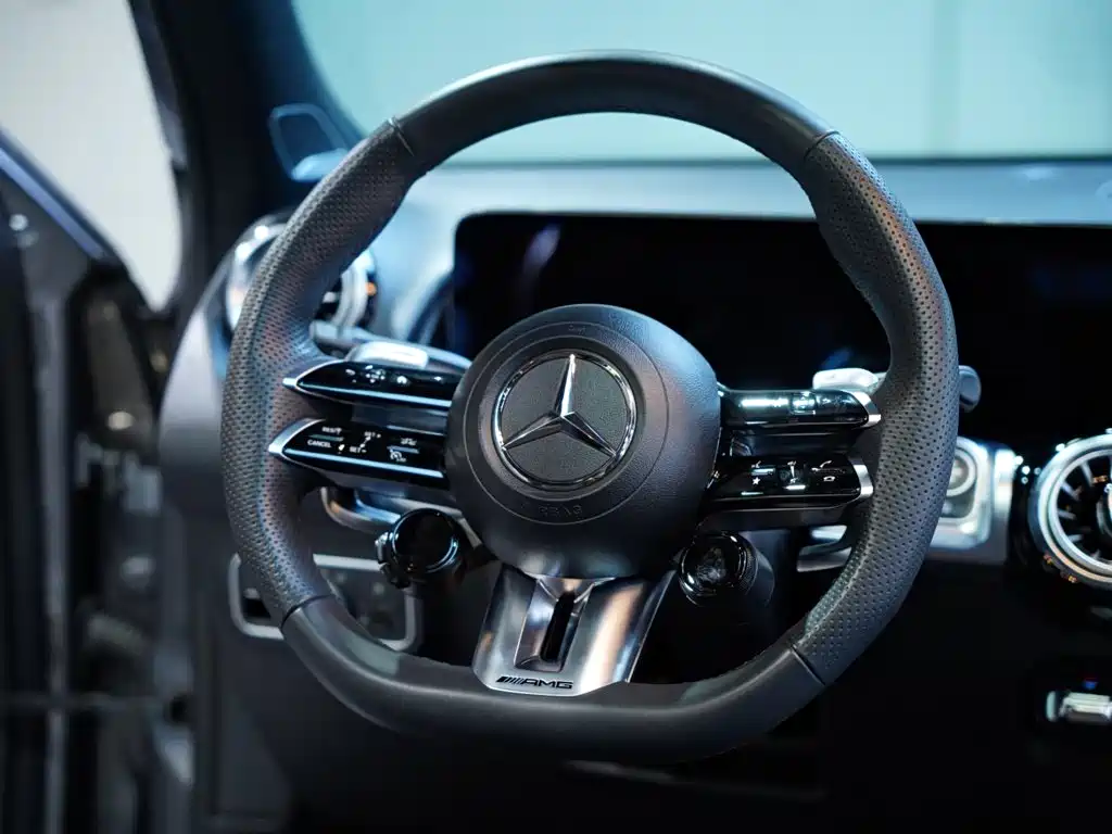Mercedes-Benz GLB AMG 2024 — фото 41
