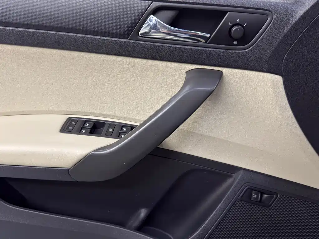 Skoda Rapid 2016 — фото 12