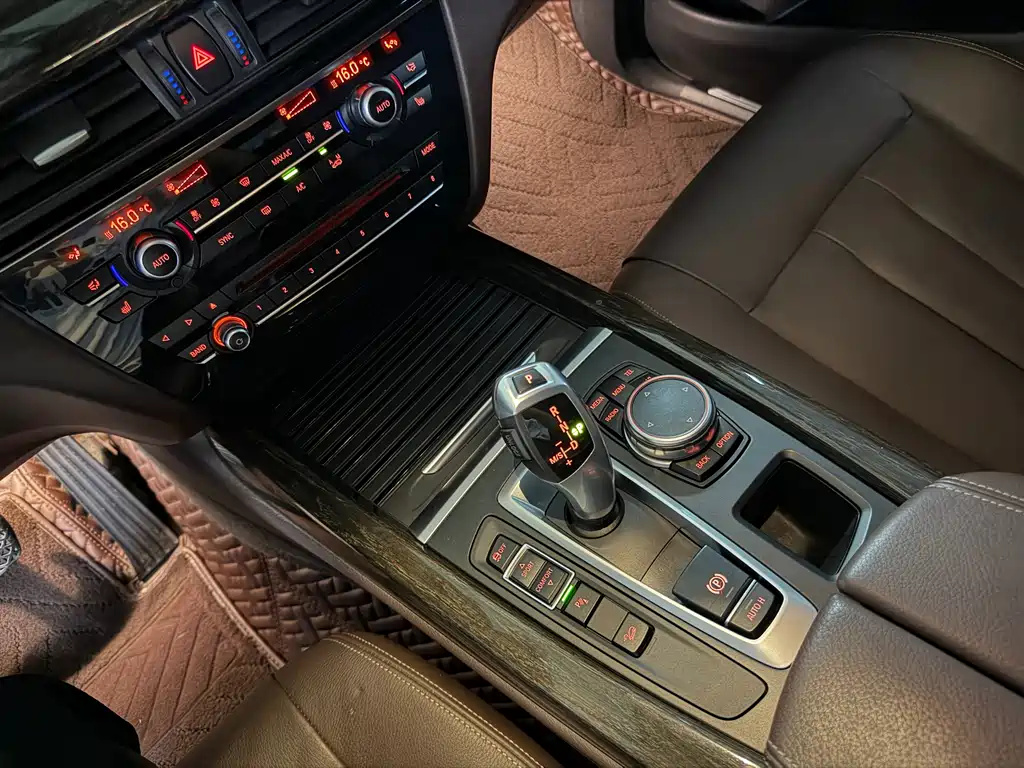 BMW X5 2015 — фото 9