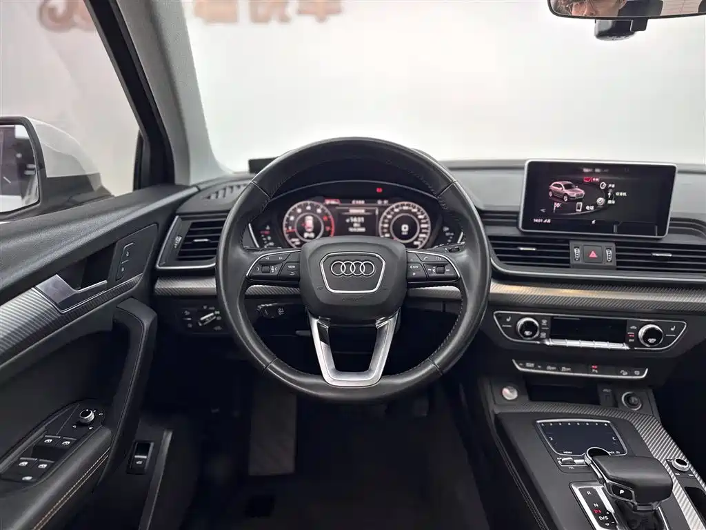 Audi Q5L 2019 — фото 9