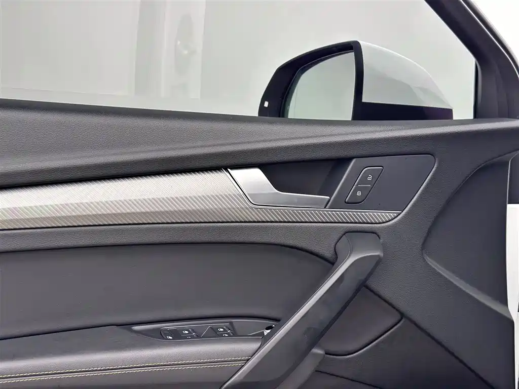 Audi Q5L 2019 — фото 14