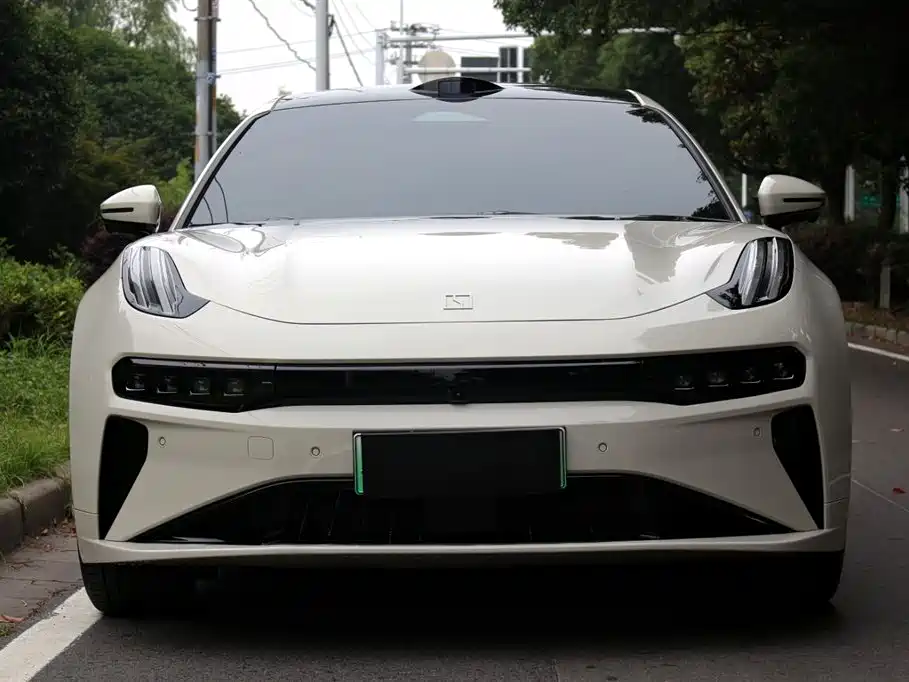 Zeekr 001 2025