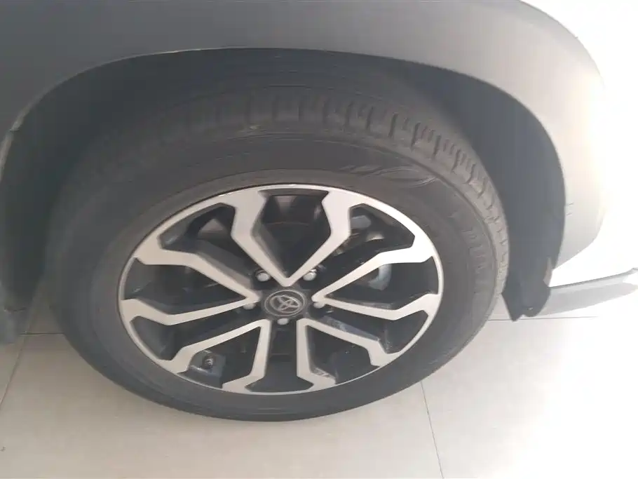 Toyota Frontlander 2024