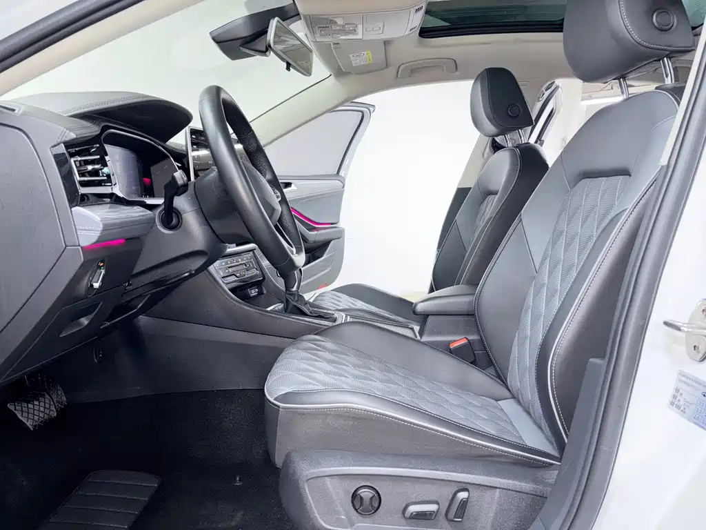 Volkswagen Sagitar 2022