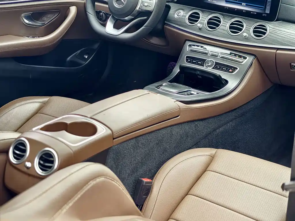 Mercedes-Benz E-Class 2020 — фото 10