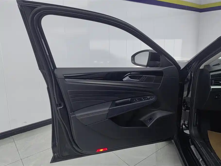 Volkswagen Passat 2023