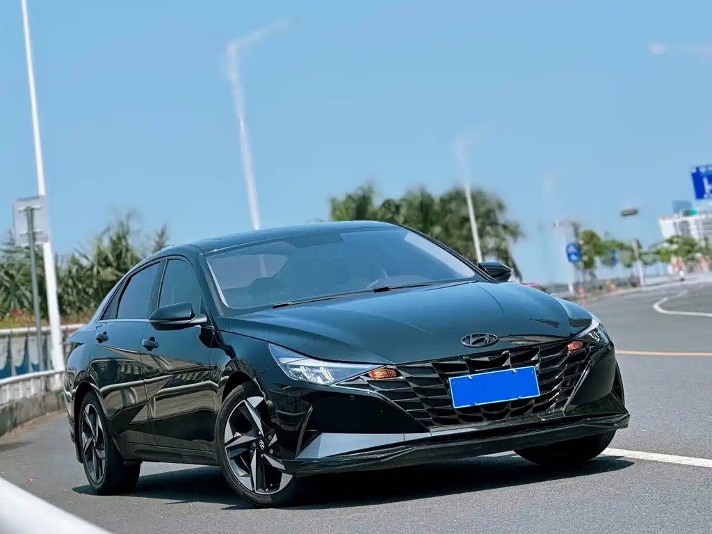 Hyundai Elantra 2021 — фото 3