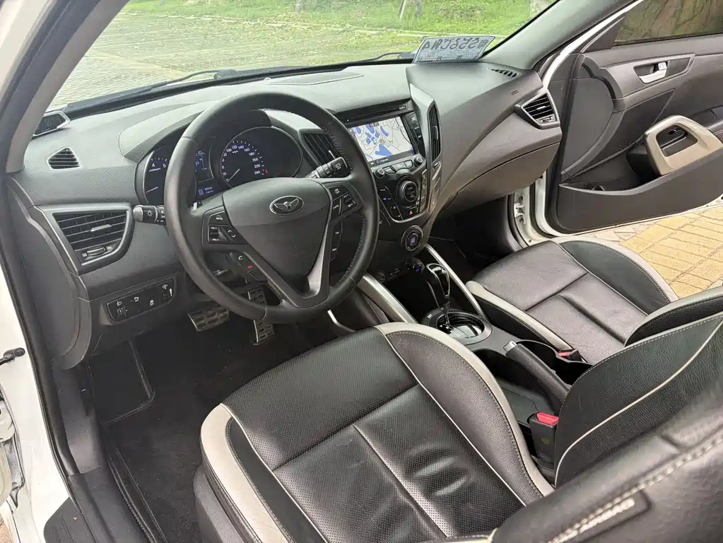 Hyundai Veloster 2012 — фото 11