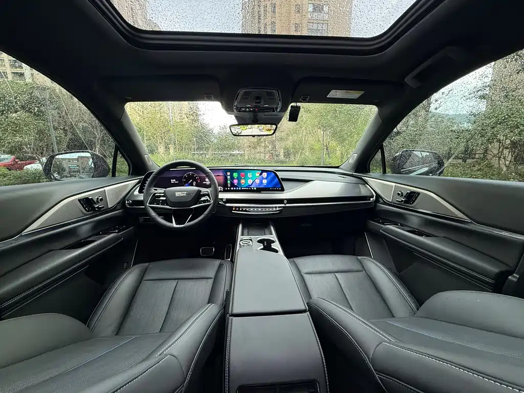 Cadillac XT5 2025 — фото 17