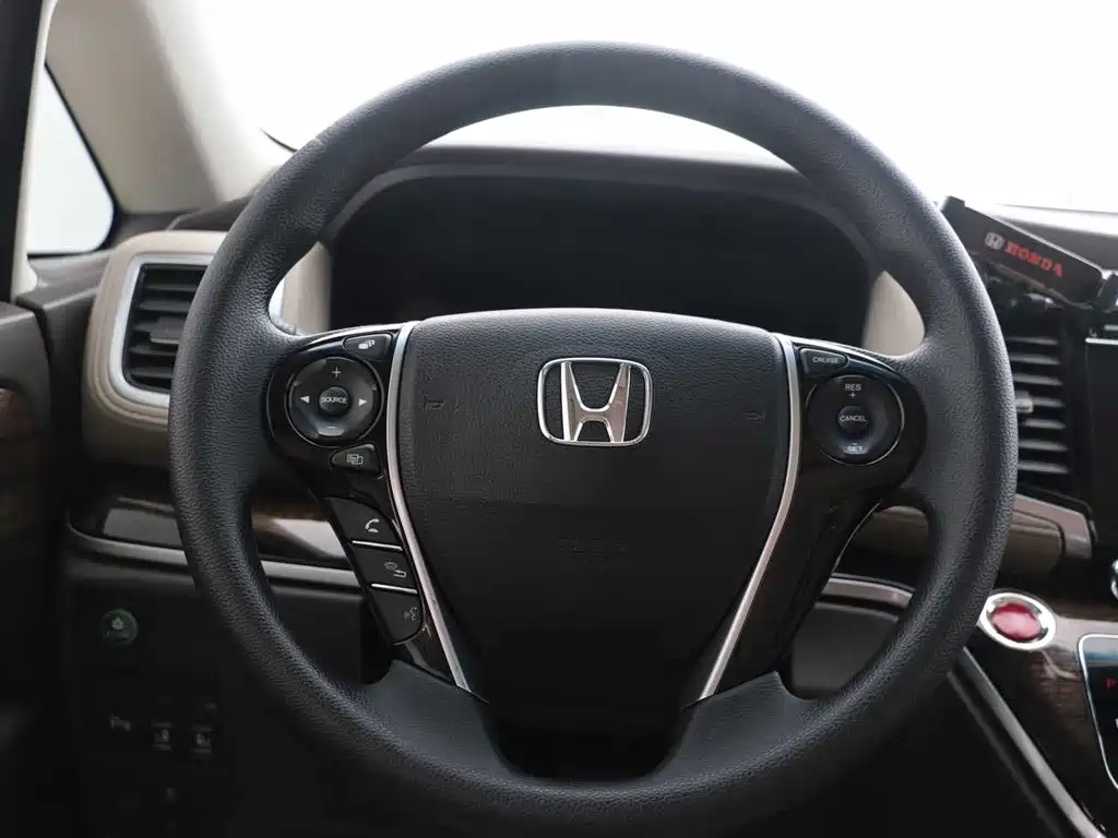 Honda Odyssey 2017 — фото 9