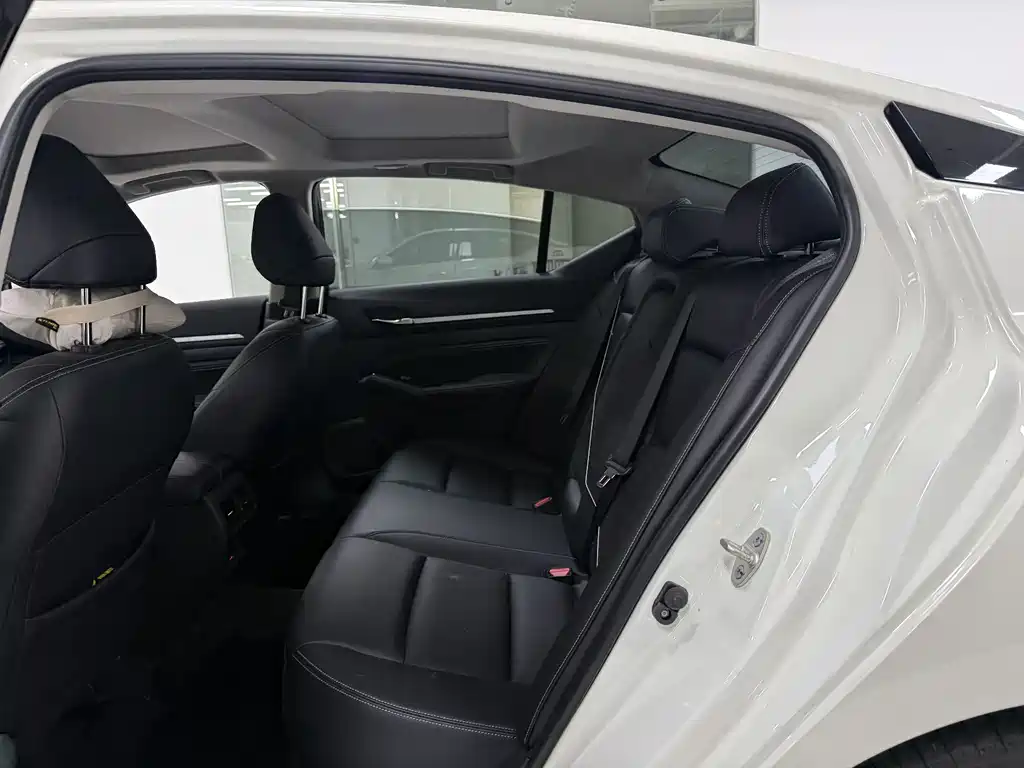 Nissan Teana 2022 — фото 13