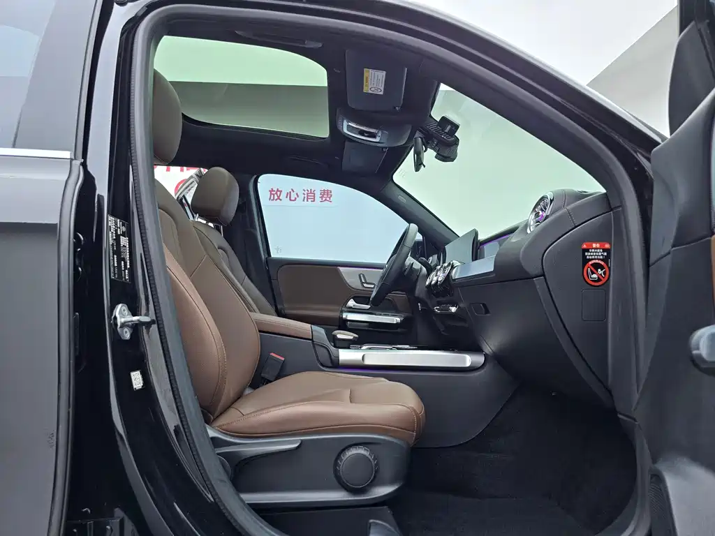 Mercedes-Benz GLB 2023 — фото 15