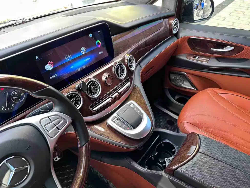 Mercedes-Benz Vito 2023 — фото 11