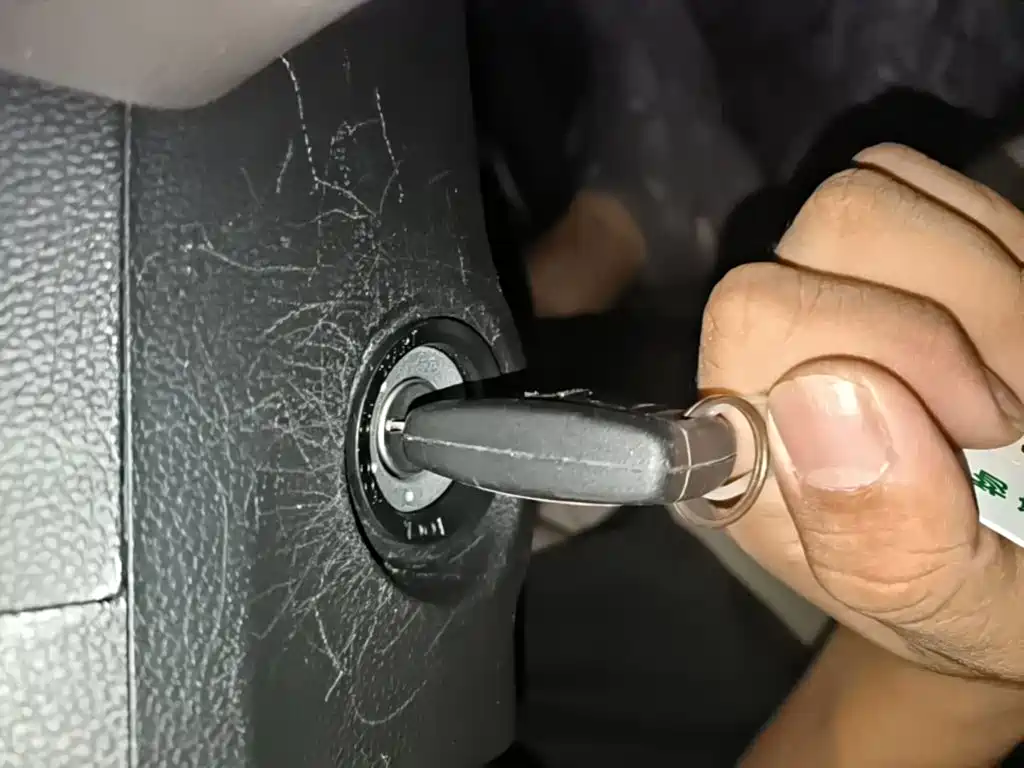 Wuling Hongguang V 2023 — фото 9