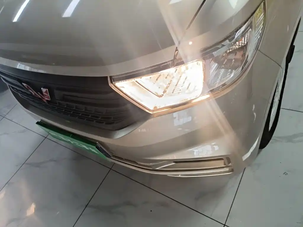 Wuling Hongguang V 2023 — фото 24