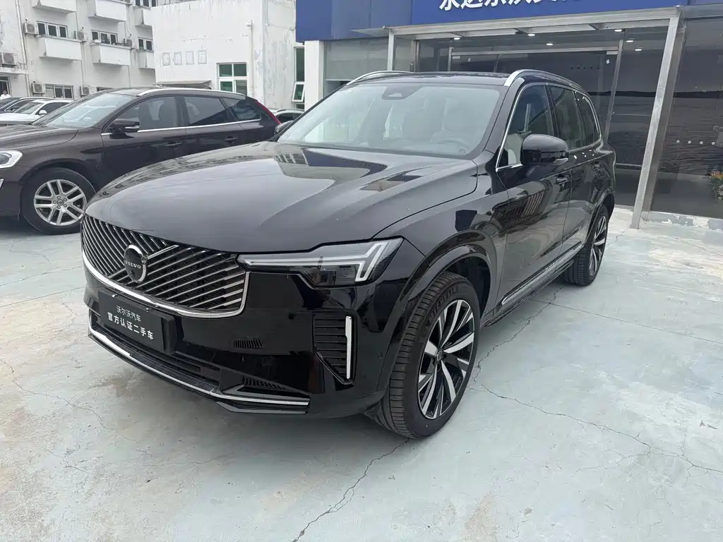 Volvo XC90 2025
