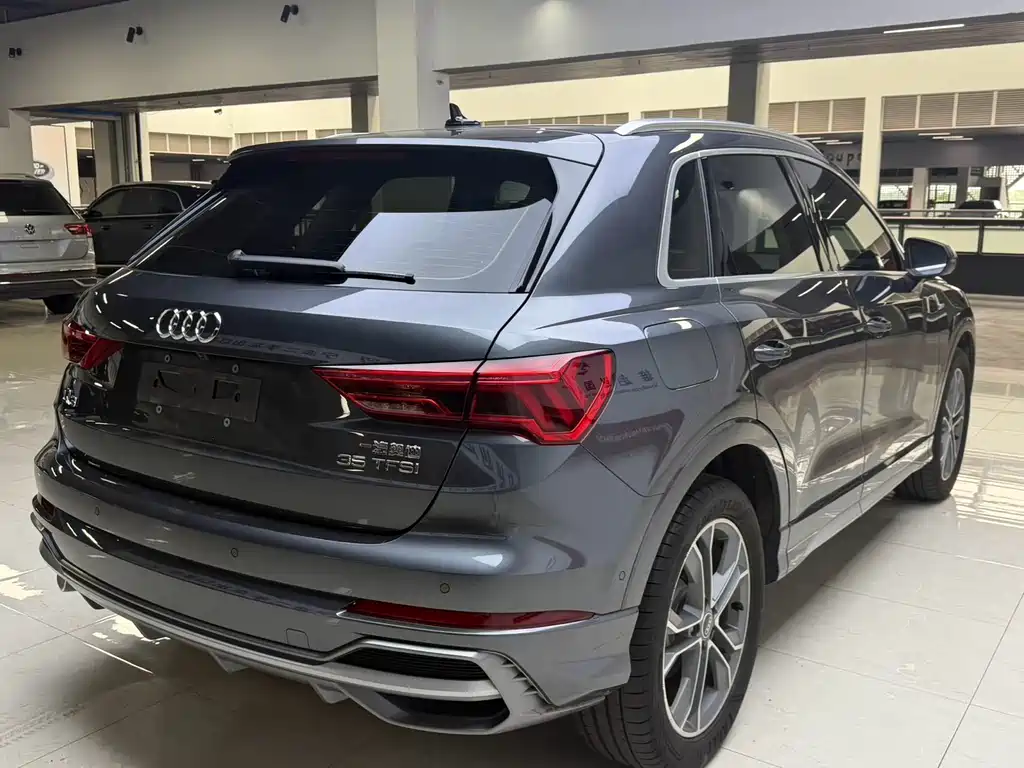 Audi Q3 2023 — фото 19
