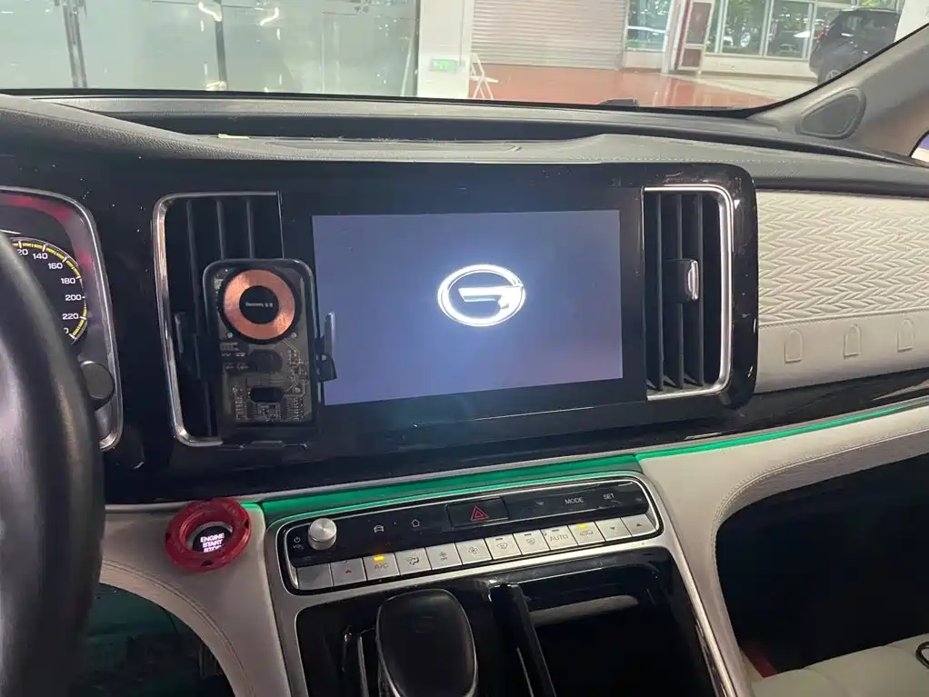 GAC Trumpchi M8 2022 — фото 10