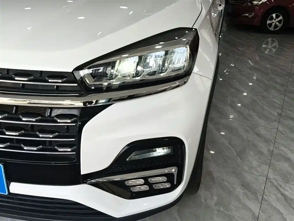 Chery Tiggo 8 2023 — фото 24