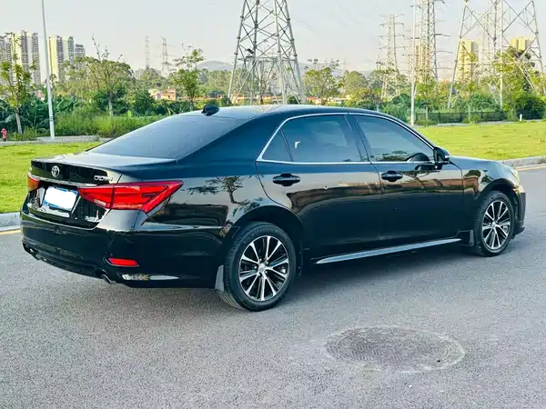 Toyota Crown 2018