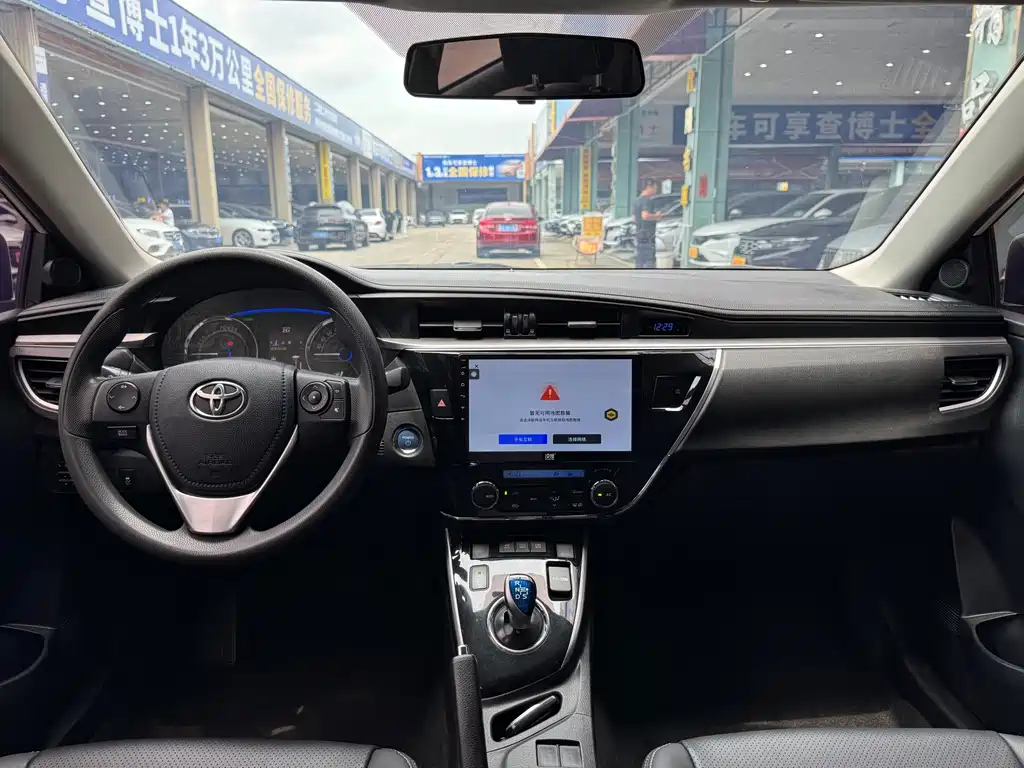 Toyota Corolla 2017 — фото 13