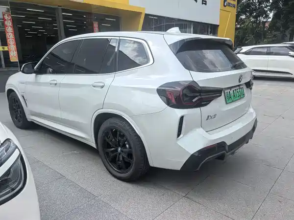 BMW iX3 2024