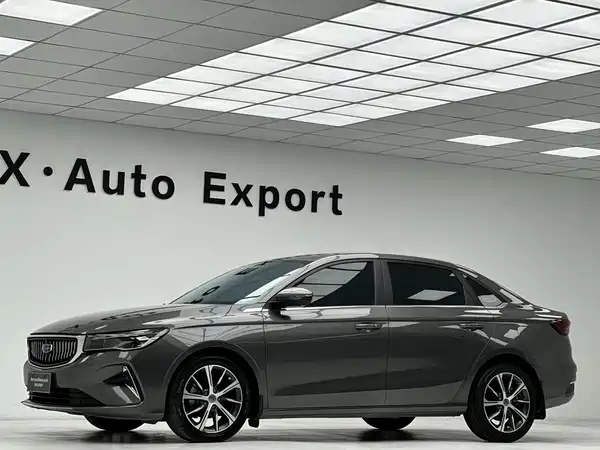 Geely Emgrand 2022
