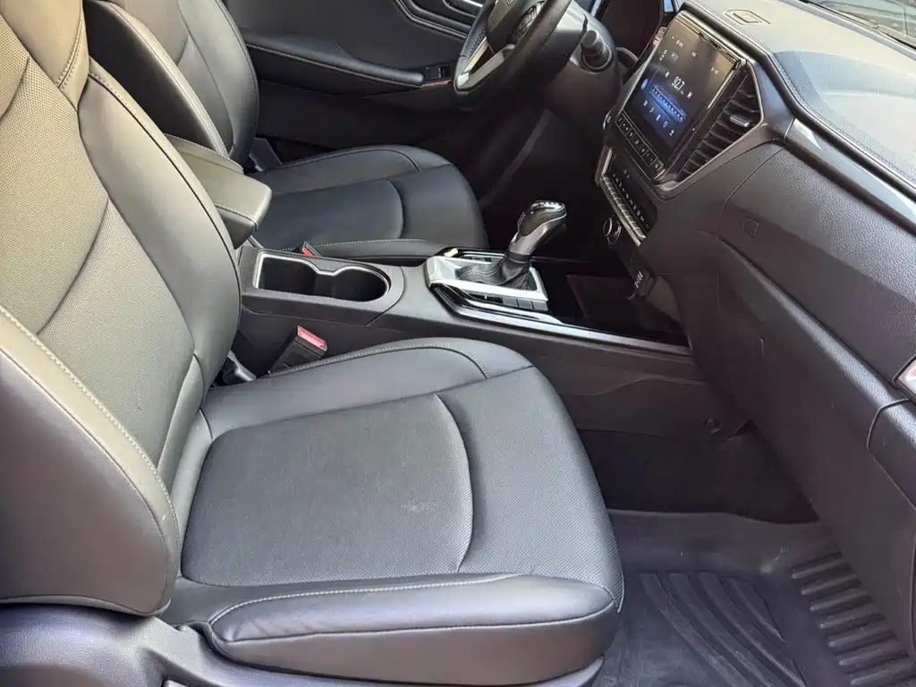 Isuzu D-MAX 2023 — фото 16