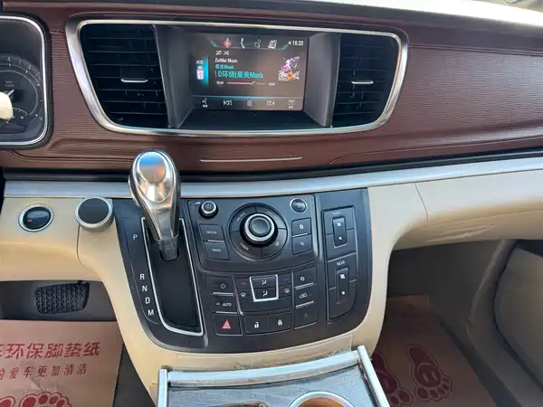 Buick GL8 2017