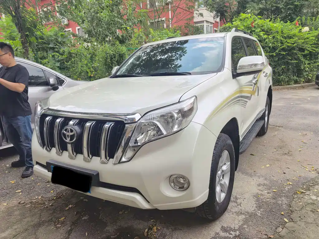 Toyota Prado 2014 — фото 1