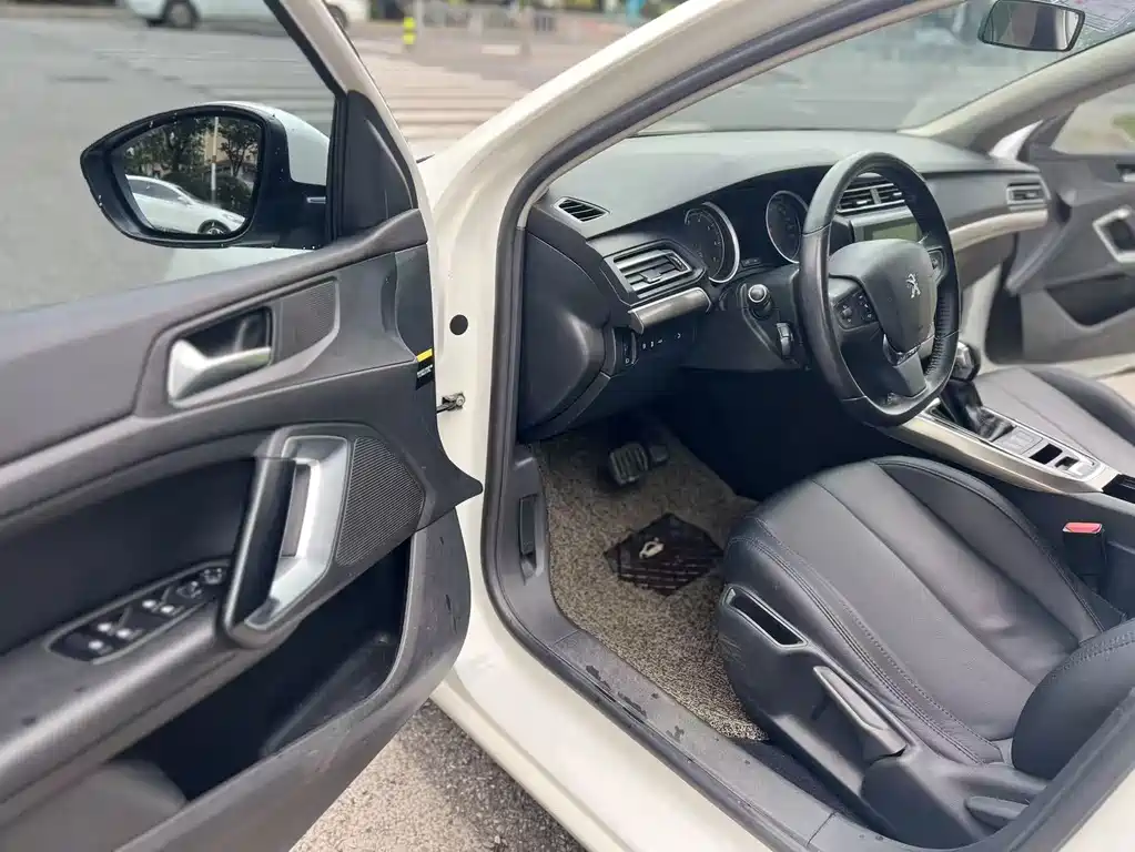 Peugeot 408 2015 — фото 13