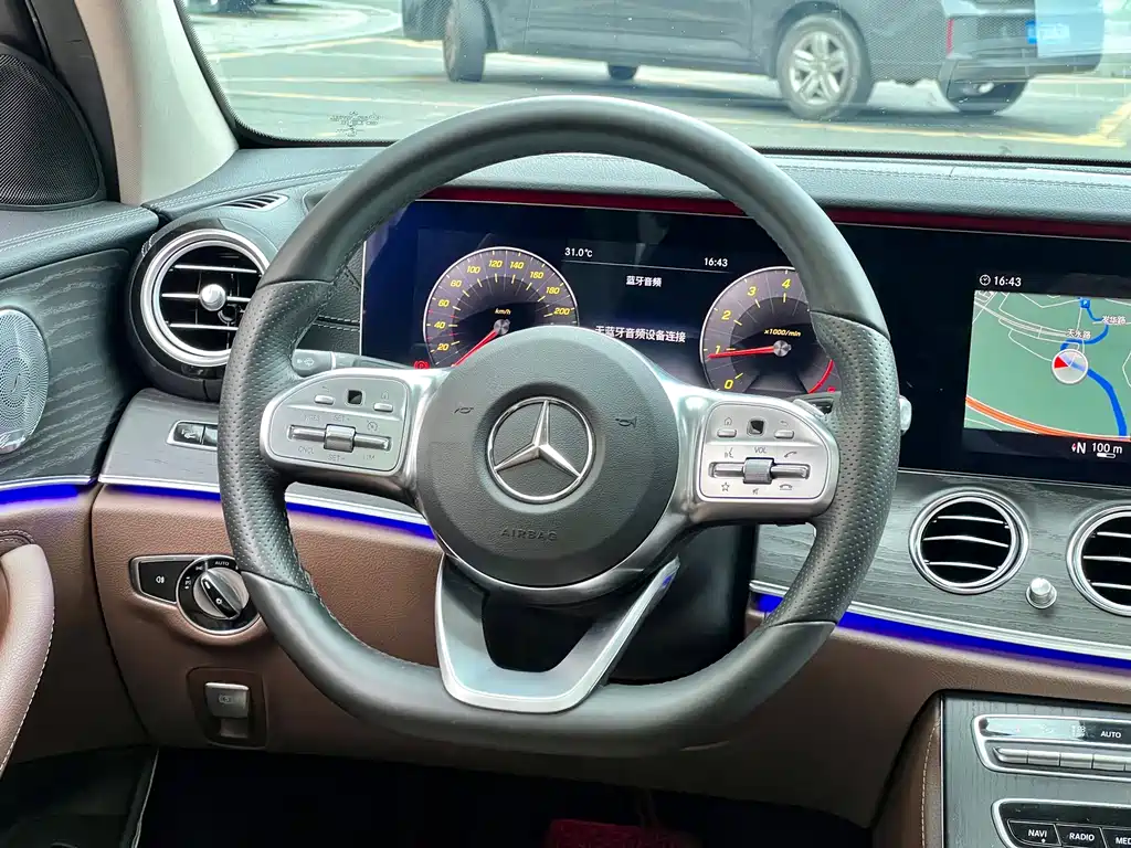 Mercedes-Benz E-Class 2020 — фото 15