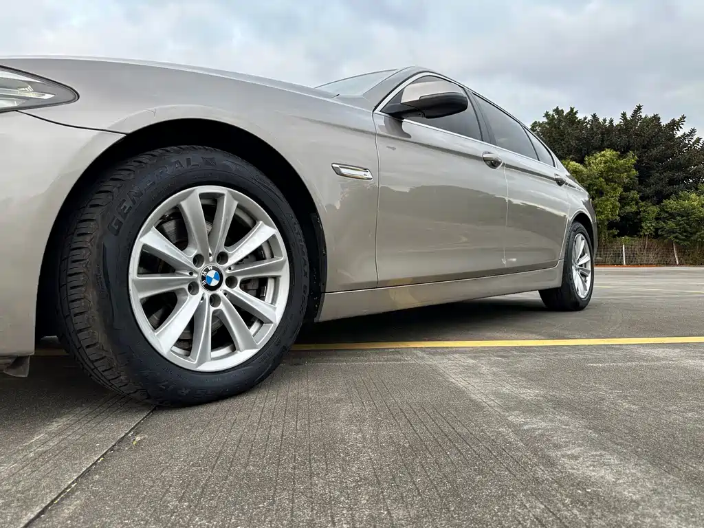 BMW 5 Series 2014 — фото 17