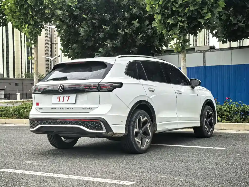 Volkswagen Tiguan L 2025 — фото 9