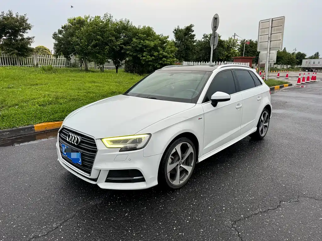 Audi A3 2019 — фото 1