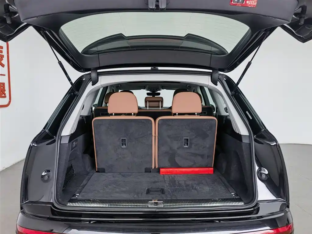 Audi Q7 2021 — фото 16